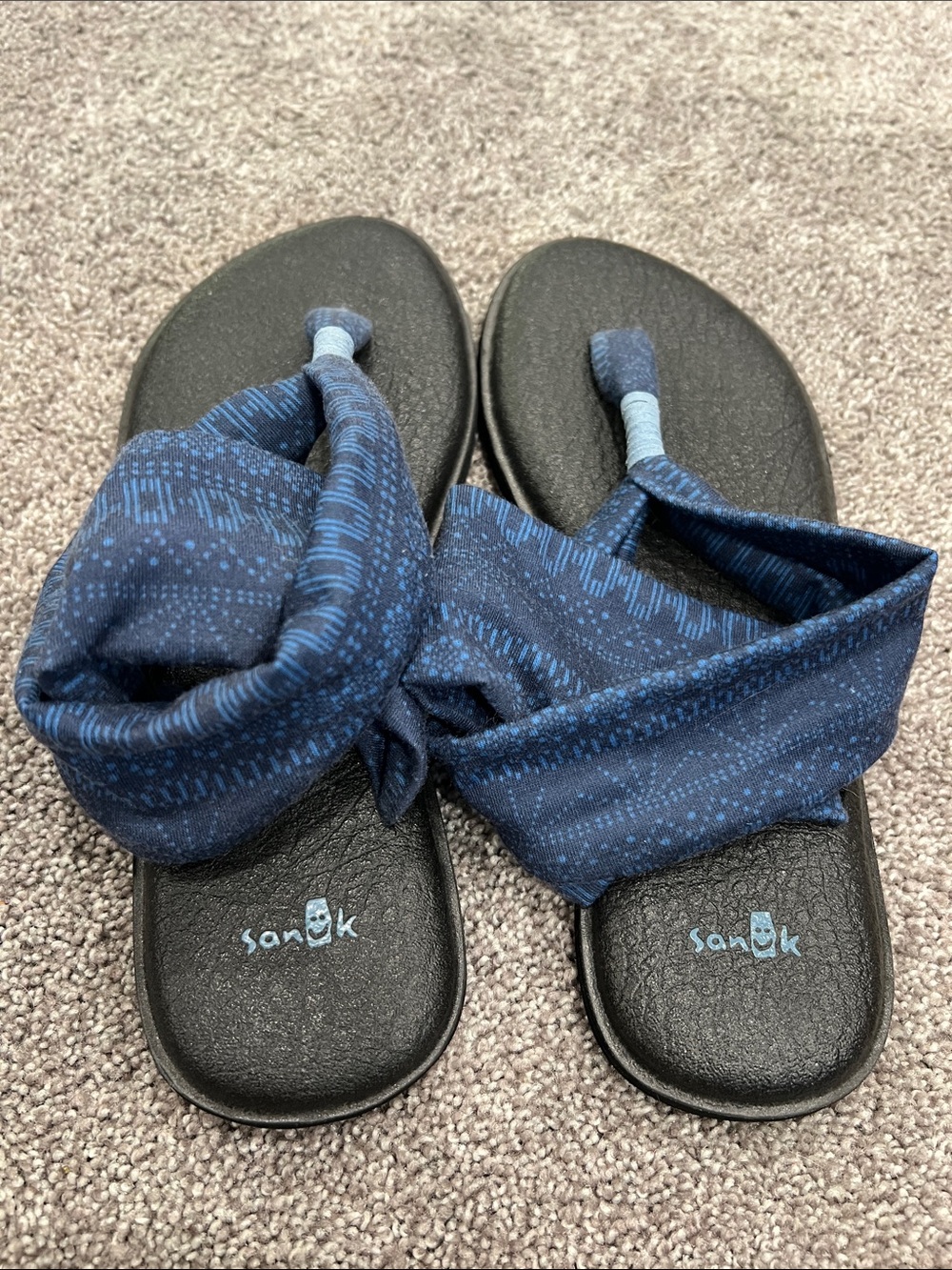 Sanuk Navy Patterned Yoga Sling Sandals Never Worn